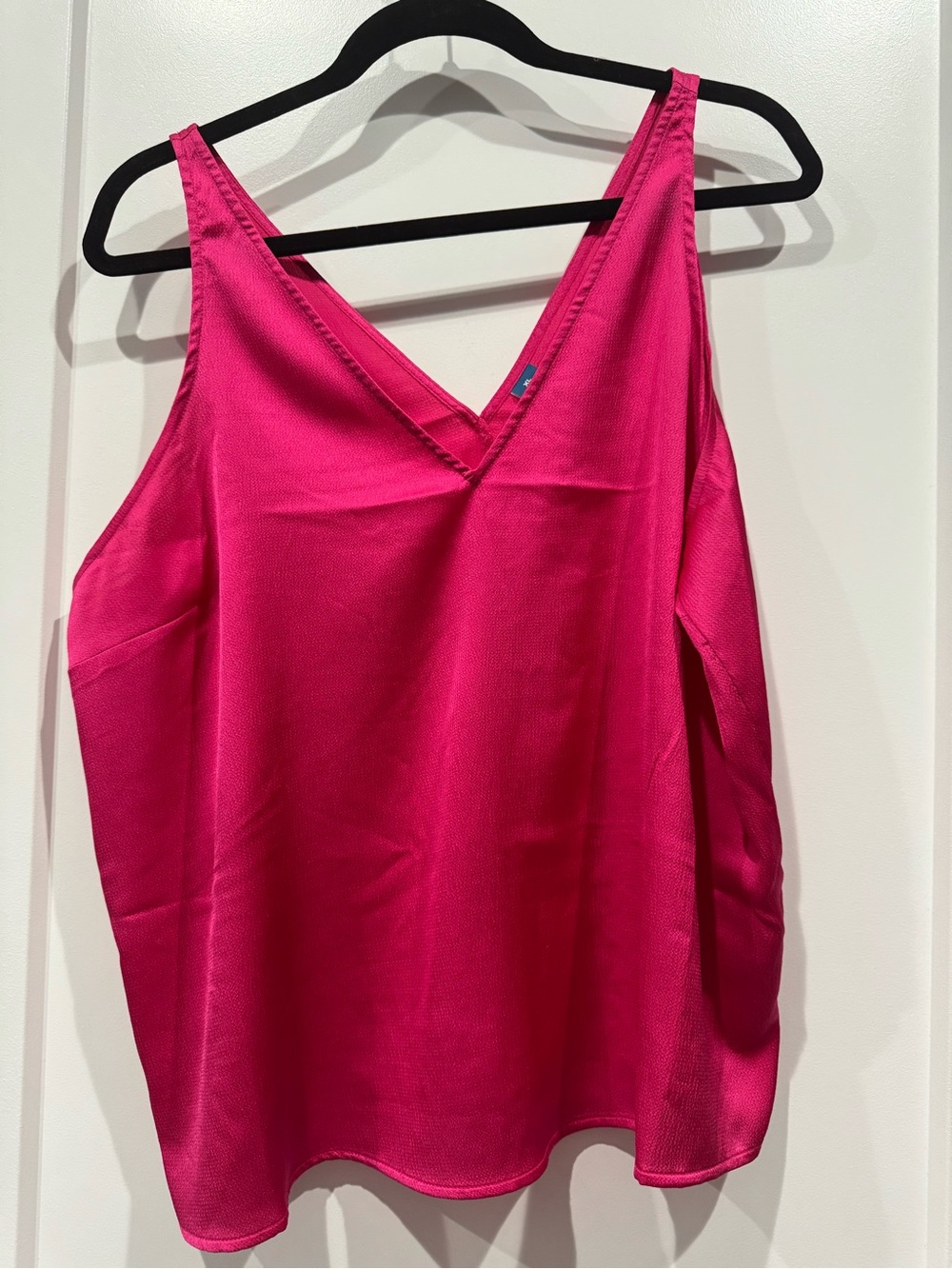 Old Navy Satin V-Neck Camisole Tank Top - Hot Pink